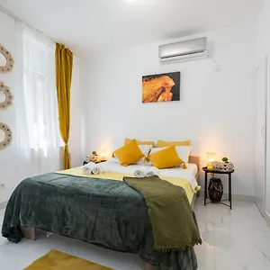 https://light-monza-unirii.bucharesthotelsnow.com